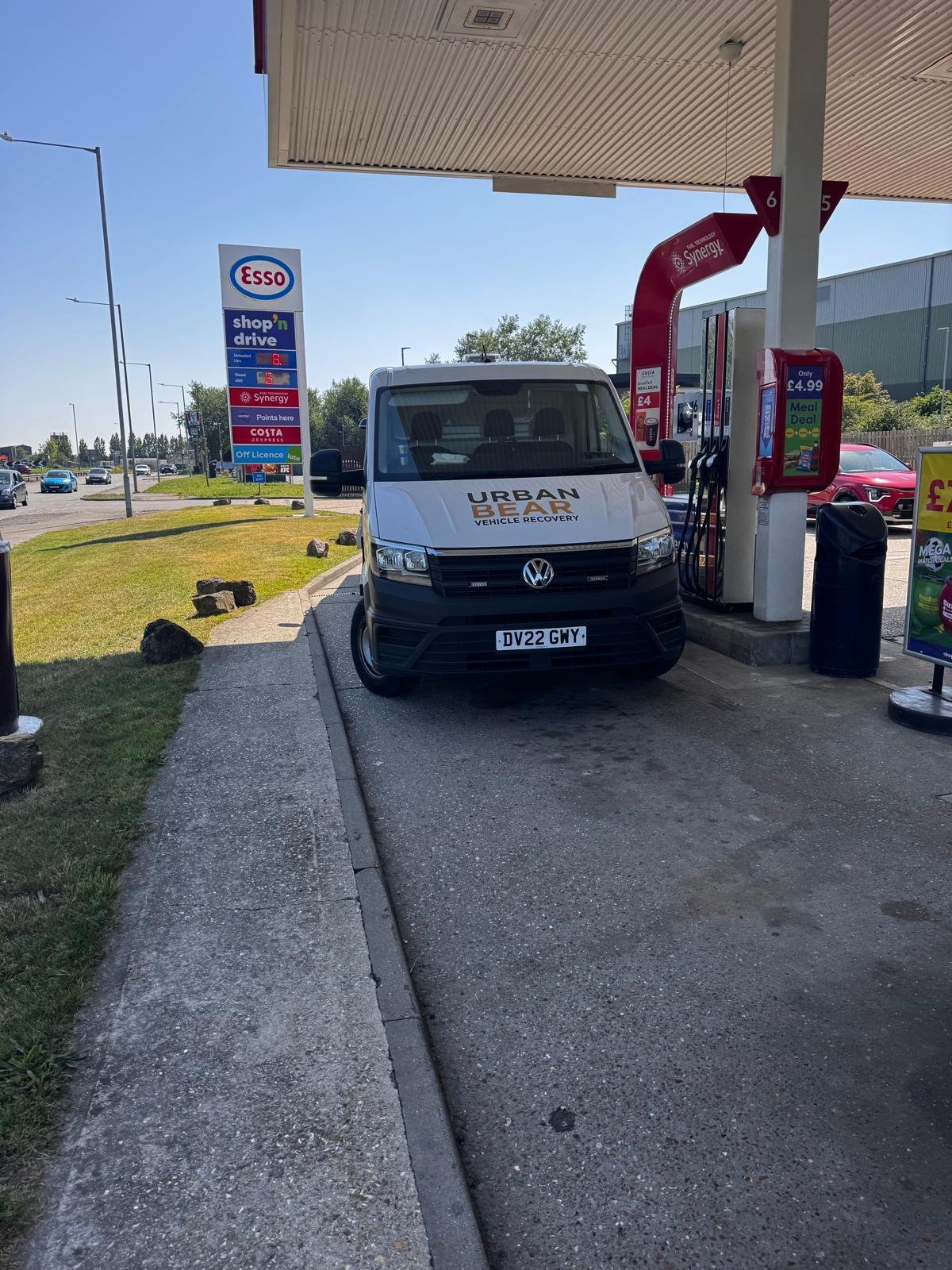 Refuelling between jobs